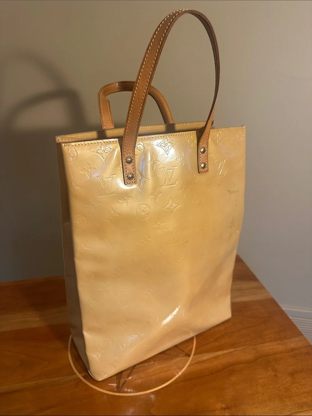Authentic Louis Vuitton Reade PM in Monogram Peppermint Vernis,